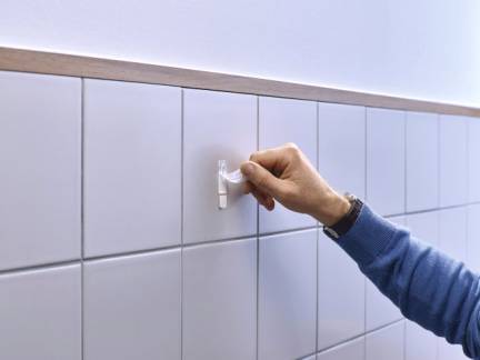 Kl&Atilde;&brvbar;bes&Atilde;&cedil;m tesa t/fliser og metal 2kg 2stk/pak