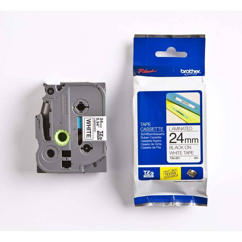 Labeltape Brother TZe-251 24mmx8m sort p&aring; hvid lamineret