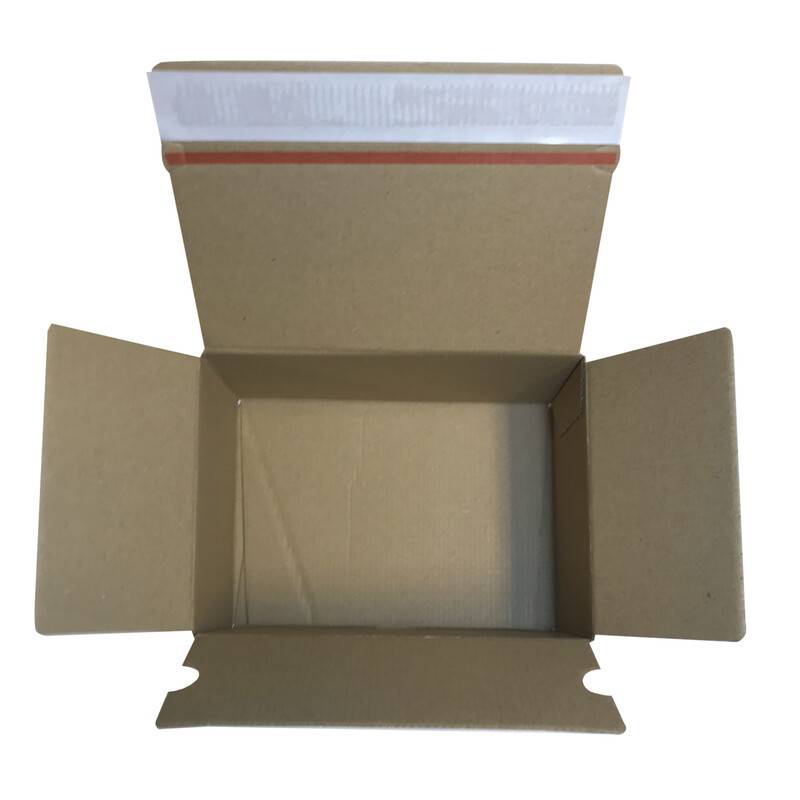 Webshopkasse 310x230x100mm med tape og tearstrip