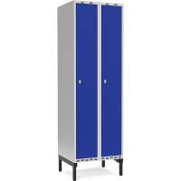 GarderobeSkab 2x300mm m/lige tag, blå dør med greb for hængelås og benramme