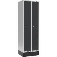 Garderobeskab 2x300mm m/lige tag, antracit d&oslash;r med greb for h&aelig;ngel&aring;s og sokkel