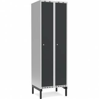 Garderobeskab 2x300mm m/lige tag, antracit d&oslash;r med cylinderl&aring;s og benramme