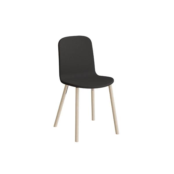 Stol Add 5901 Wood Hel betrukket i sort tekstil, tr&aelig;ben