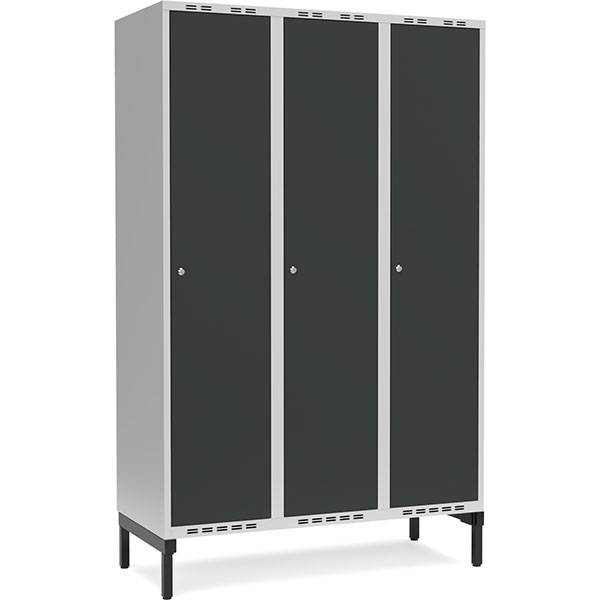 Garderobeskab 3x400mm m/lige tag, antracit d&oslash;r med cylinderl&aring;s og benramme