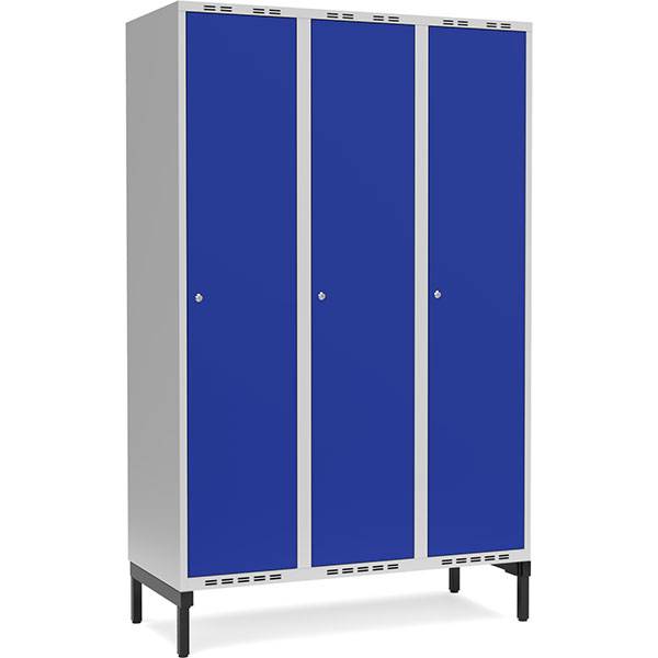 Garderobeskab 3x400mm m/lige tag, bl&aring; d&oslash;r med cylinderl&aring;s og benramme